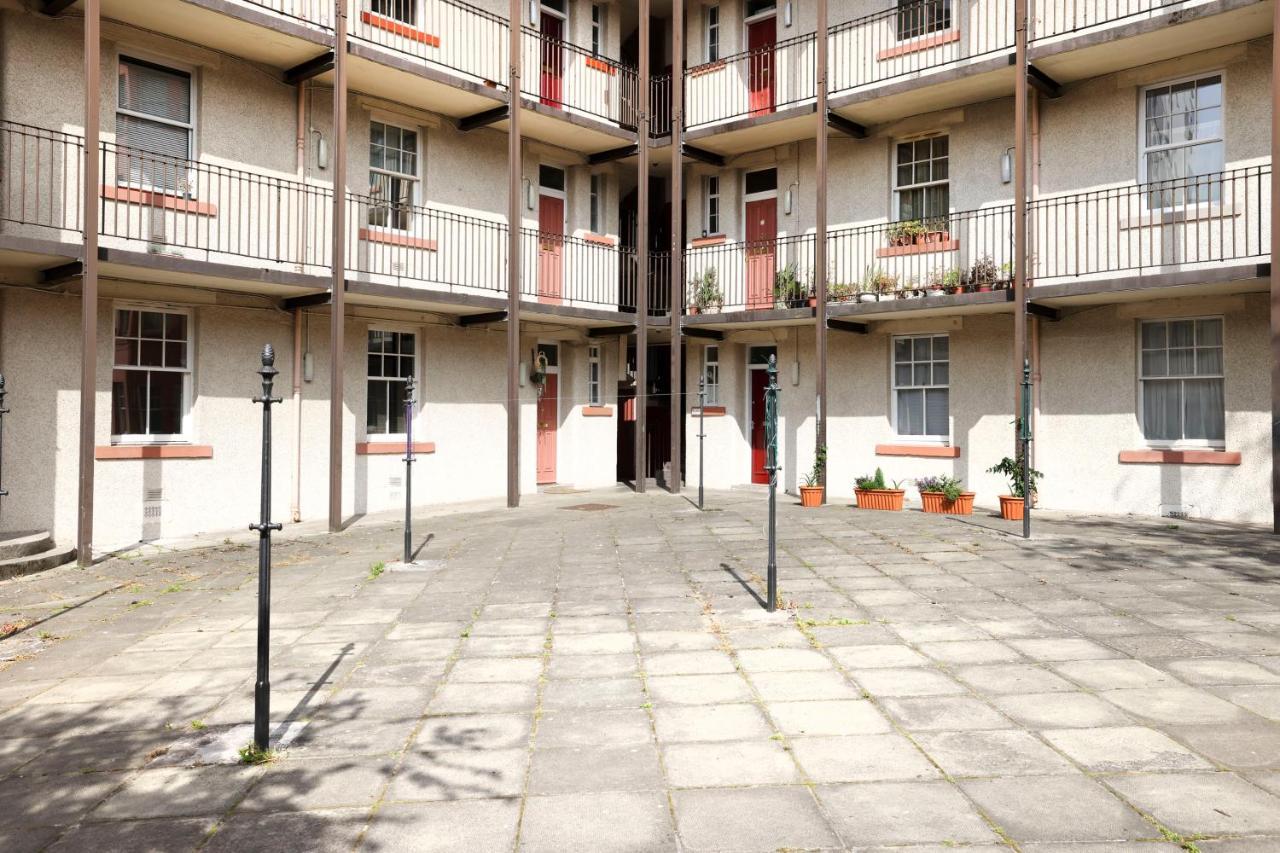 Stunning 2 Bed Apt Nr The Royal Mile & The Castle Edinburgh Bagian luar foto